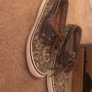 Leopard sperrys